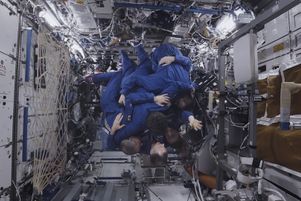 Le documentaire « Vivre dans l’ISS – Journaux de bord de sept astronautes », diffusé sur arte.tv, nous immerge dans le quotidien du vol spatial. Des liens forts se tissent dans cet univers devenu familier.