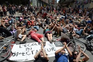 Les intermittents ont bloqué la circulation, samedi à Avigon.