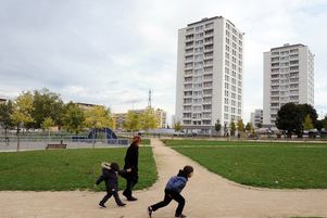 En banlieue.