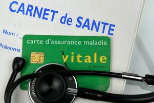 La « Sécu » doit-elle continuer à tout rembourser ou se concentrer sur les maladies graves ou chroniques ? La question a opposé, François Fillon et Alain Juppé, les deux candidats à la primaire, lors du débat organisé jeudi 24 novembre.