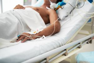 Il est possible, dans environ la moitié des cas, de prédire si le pronostic du patient sera favorable ou défavorable.