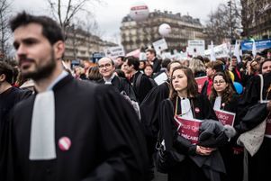Appel à la grève et manifestation du collectif SOS Retraites (avocats, médecins, infirmières, pilotes) contre la réforme des retraites, le 3 février 2020 à Paris.