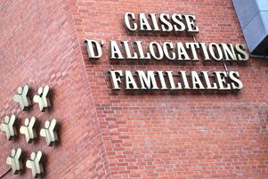 Pour éviter que d’autres parents ne soient laissés ainsi face à leur deuil, la Caisse nationale des associations familiales (Cnaf) a étendu, partout en France, depuis le 1er janvier 2020, un « parcours » déjà en place dans certains départements.