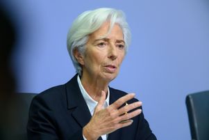 Au total, si l’on additionne toutes les opérations, la BCE pourrait acheter près de 1 100 milliards d’euros de titres publics sur l’année.