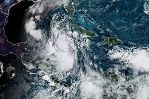 L’image satellite montre l’ouragan Delta dans les Caraïbes, alors qu’il était en train de se renforcer en catégorie 4.