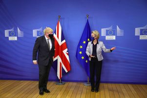 Le premier ministre Boris Johnson et la présidente de la Commission européenne, Ursula von der Leyen, mercredi 9 décembre 2020 à Bruxelles.
