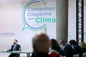 Emmanuel Macron lors d’une réunion avec les membres de la Convention citoyenne pour le climat, le 14 décembre 2020. 