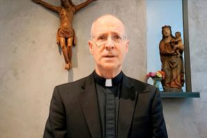 Le père James Martin, auteur de plusieurs livres sur l’accompagnement des personnes homosexuelles, fait partie du cercle des interlocuteurs réguliers du pape.