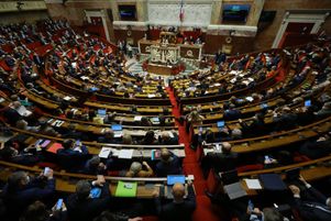 La loi a été définitivement adoptée le 23 juillet par le Parlement, après sept mois de débats intenses.
