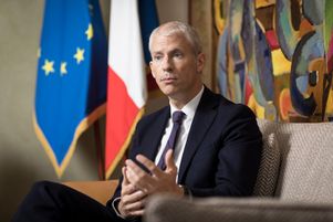 Franck Riester, ministre délégué chargé du commerce extérieur, dans son ministère.