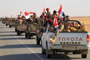Des renforts de l'armée yéménite arrivent pour rejoindre les combattants soutenus par l'Arabie saoudite, sur le front sud de Marib au Yémen,le 16 novembre 2021.