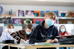 Dans un lycée de Nantes. Les élèves savent que leur orientation dans le supérieur se joue largement sur le contrôle continu, voire entièrement en cas d’annulation ou de report des épreuves finales de spécialité.