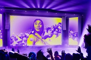 Le 6 octobre dernier, la chanteuse francophone Aya Nakamura donnait un concert sur la plateforme du jeu vidéo Fortnite.