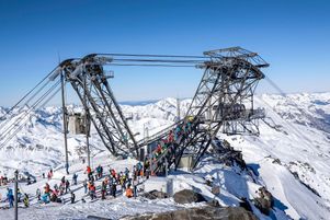 Malgré l’inflation, les stations de ski enregistrent une hausse de 7 % des réservations à date par rapport à l’année dernière (ici, une remontée mécanique, à Val-Thorens, en Savoie).