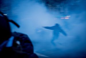 Lors de la manifestation contre la réforme des retraites jeudi 19 janvier, un policier a donné un coup de matraque à un homme de 26 ans qui a dû être ensuite amputé d’un testicule. Une enquête a été ouverte et confiée à l’IGPN.