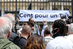 Lors d’un rassemblement en faveur de Cédric Herrou, à Bourg-en-Bresse, en juin 2021.