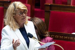 La ministre des collectivités territoriales Dominique Faure a annoncé vendredi 7 juillet le lancement d’un plan de cinq millions d’euros pour renforcer la sécurité des élus (photo : la ministre à l’Assemblée nationale, en avril 2023).
