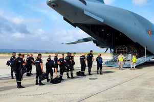 Une unité militaire d’urgence espagnole part de Saragosse, le 10 septembre 2023, pour participer au sauvetage des victimes du tremblement de terre au Maroc.