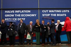 File d’attente pour accéder au congrès du Parti conservateur à Manchester, le 3 octobre 2023.