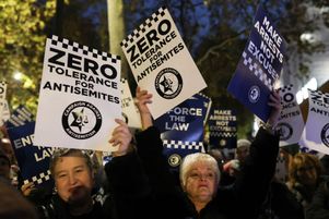 Des Britanniques manifestent contre l’antisémitisme, en recrudescence en Europe, à Londres le 25 octobre 2023.