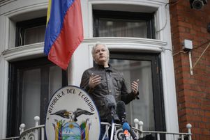 Le fondateur de WikiLeaks, Julian Assange lors de son long séjour dans l’ambassade de l’Équateur à Londres, le 19 mai 2017.