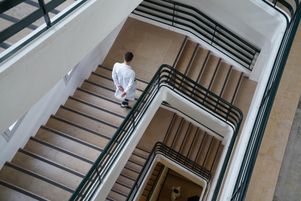 Un documentaire sur le travail quotidien d’un psychiatre dans un hôpital parisien.