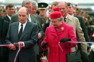 Inauguration, le 6 mai 1994, du tunnel sous la Manche par la reine Elizabeth II et le président François Mitterrand. 