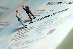 La Cour des comptes estime à 8,1 milliards d’euros la perte pour la Sécurité sociale causée par les compléments de salaires. 