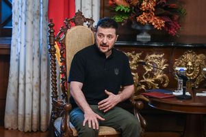 Le président Volodymyr Zelensky lors d’un entretien avec son homologue philippin Ferdinand Bongbong, lundi 3 juin.