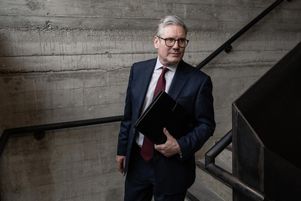 Keir Starmer est entré tardivement en politique, à l’âge de 53 ans. Il vient d’être nommé premier ministre au Royaume-Uni après le succès du Labour Party aux élections législatives.