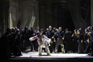 Dans « Samson », l’action se déroule sous la forme de tableaux vivants, réglés au cordeau, superbement éclairés.