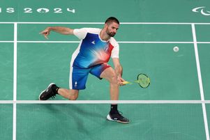 Le badiste français Lucas Mazur, lors de la finale de para-badminton en double, lundi 2 septembre, lors des Jeux Paralympiques de Paris 2024.