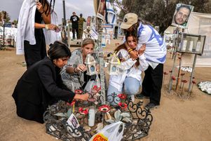 Plusieurs cérémonies de commémorations sont prévues en Israël, lundi 7 octobre 2024, un an après les attaques meurtrières du Hamas qui ont fait plus de 1 200 morts.