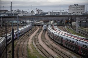 La ligne à grande vitesse entre Paris et Lyon sera interrompue pour travaux à partir de ce samedi 12 novembre. Photo : des TGV garés à proximité de la gare de Lyon, à Paris