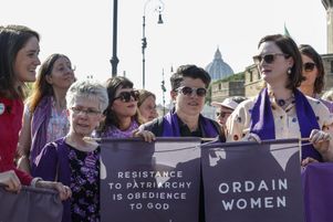 Manifestation en faveur de l’ordination de femmes à Rome, le 6 octobre 2023. 