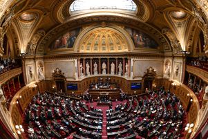 Largement remanié par le Sénat, le budget de la Sécurité sociale passera d’abord par une commission mixte paritaire avant d’être éventuellement voté au Sénat et à l’Assemblée nationale.