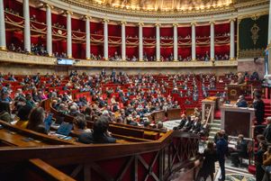 Un projet de loi spéciale a été adopté en conseil des ministres pour couvrir les besoins de trésoreries, après le vote par le parlement de la motion de censure du gouvernement Barnier.