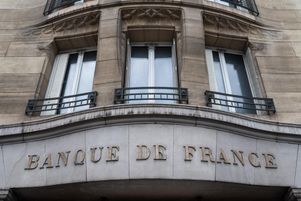 Dans ses nouvelles projections présentées lundi 16 décembre, la Banque de France prévoit une croissance qui n’atteindrait que 0,9 % en 2025 contre 1,2 % prévus en septembre.