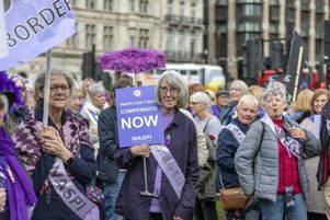 Waspi (Women Against State Pension Inequality) appelle le gouvernement britannique à convenir d’une compensation juste et rapide pour toutes les femmes touchées par le manque de préavis concernant les augmentations de l’âge de la retraite de l’État.