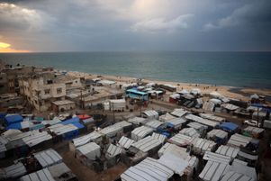 DEs tentes de réfugiés palestiniens sur la plage de Deir el-Balah, dans le centre de la bande de Gaza, le 22 janvier 2025. 