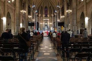 Le procès du terroriste de la basilique Notre-Dame-de-l’Assomption à Nice se déroule à Paris du 10 au 28 février 2025, quatre ans après l’attentat.