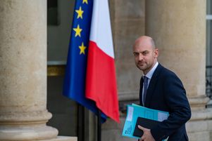 Après avoir annoncé des restrictions d’accès en France à l’encontre de dignitaires algériens, mardi 25 février 2025, le ministre des affaires étrangères, Jean-Noël Barrot, a dit qu’il prendra « davantage » de mesures si la coopération franco-algérienne « n’est pas reprise ».