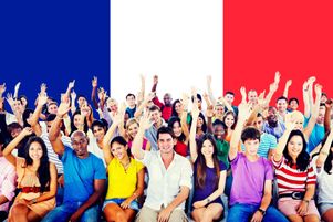 « Qu’est-ce qu’être français ? » Le premier ministre François Bayrou a décidé d’ouvrir le débat via des conventions citoyennes sur le sujet au cours du premier semestre, jeudi 27 février 2025.