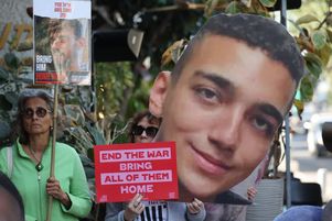 Une manifestation à Tel-Aviv, réclamant la fin de la guerre et la libération des otages, jeudi 6 mars.