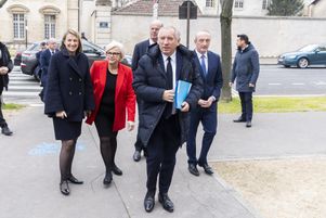 François Bayrou lors d’une rencontre avec les représentants syndicaux le 17 janvier 2025 à Paris.