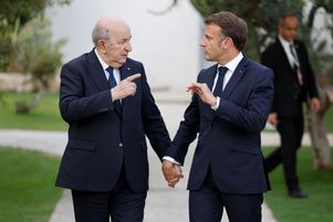 Le président français Emmanuel Macron et son homologue algérien Abdelmadjid Tebboune lors d’un échange à l’occasion du sommet du G7, le 13 juin 2024 à Savelletri en Italie.