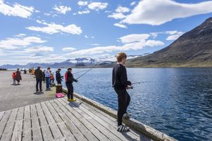 L’Islande mise sur les activités sportives pour détourner les jeunes de la consommation de substances addictives. La ville d’Aubagne présentera ce vendredi 4 avril 2025 les premiers résultats de son expérimentation du « modèle islandais ».