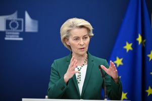 La présidente de la Commission européenne Ursula von der Leyen, lors d’une conférence de presse, à Bruxelles, le 7 avril 2025.