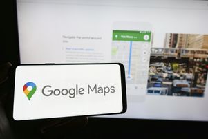 Le groupe Google a indiqué mercredi 16 avril 2025 que les avis et notes donnés sur l’application Google Maps aux établissements scolaires allaient être désactivés fin avril.