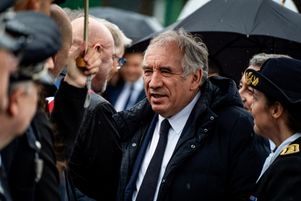 Le premier ministre François Bayrou en visite à la prison de Saint-Quentin-Fallavier, en Isère, mercredi 23 avril 2025.
